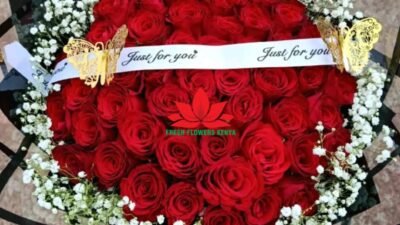Red roses and gypsophila bouquet