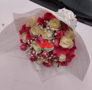 White and pink roses bouquet